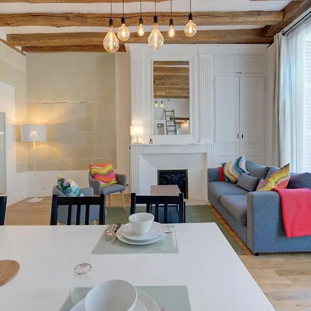 Le St Graal - 4v - Hyper Centre De *