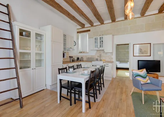 Le St Graal - 4v - Hyper Centre De * Τουρ