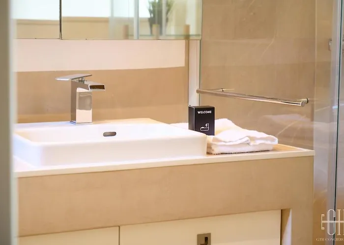 Le St Graal - 4v - Hyper Centre De