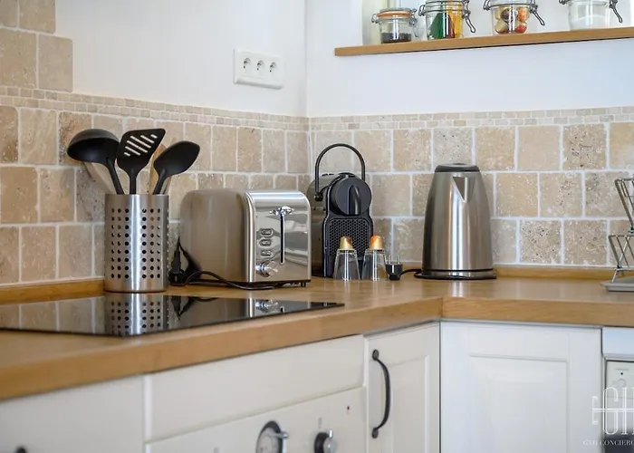 Le St Graal - 4v - Hyper Centre De Τουρ