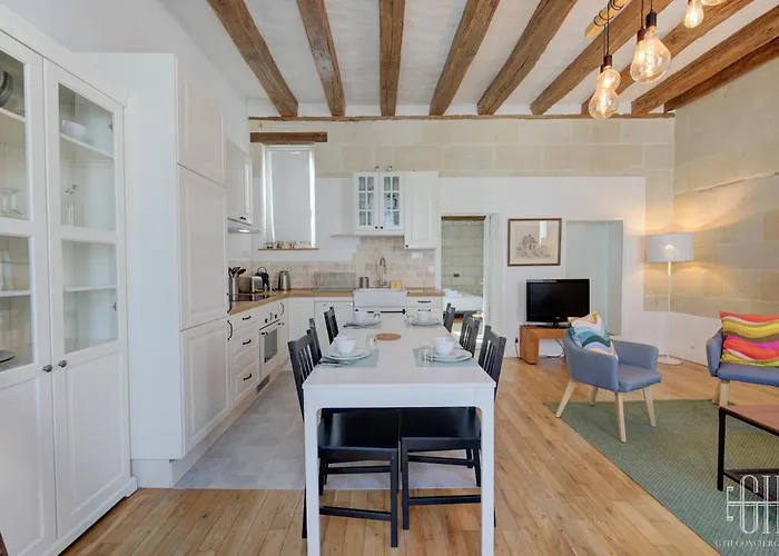 Le St Graal - 4v - Hyper Centre De *